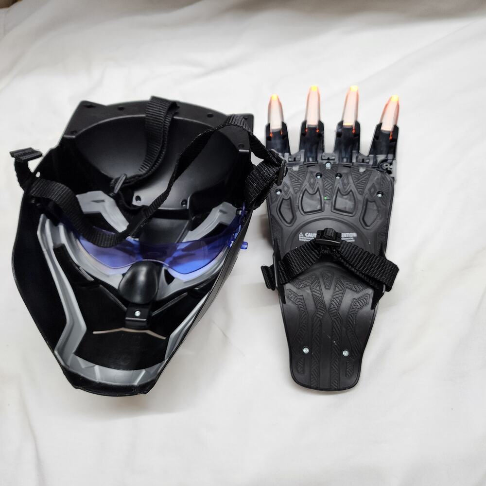 Black Panther mask and hand. Tested and works b36